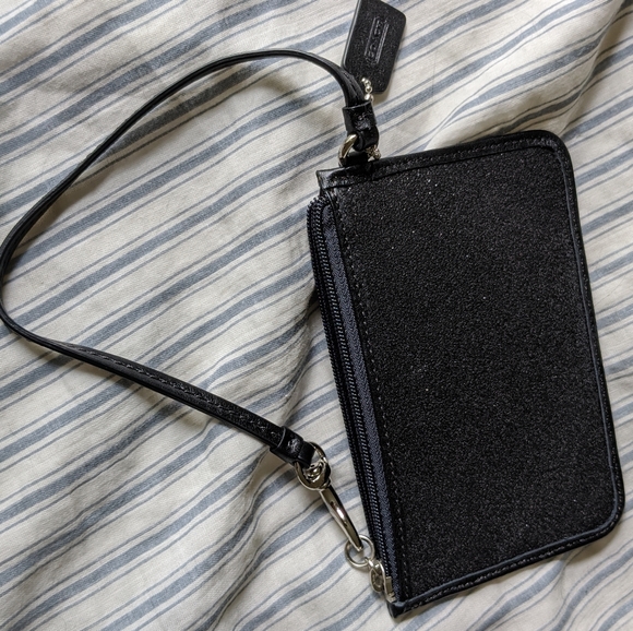 Coach wristlet - Picture 5 of 5